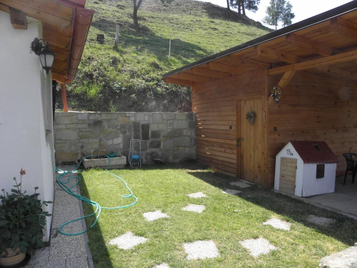 Villa Charming House With Beautiful Landscape Frýdštejn Esterno foto