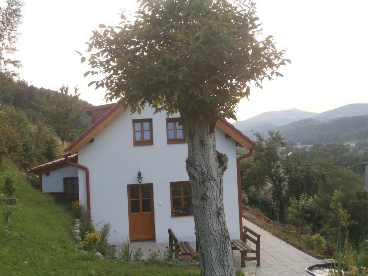 Villa Charming House With Beautiful Landscape Frýdštejn Esterno foto