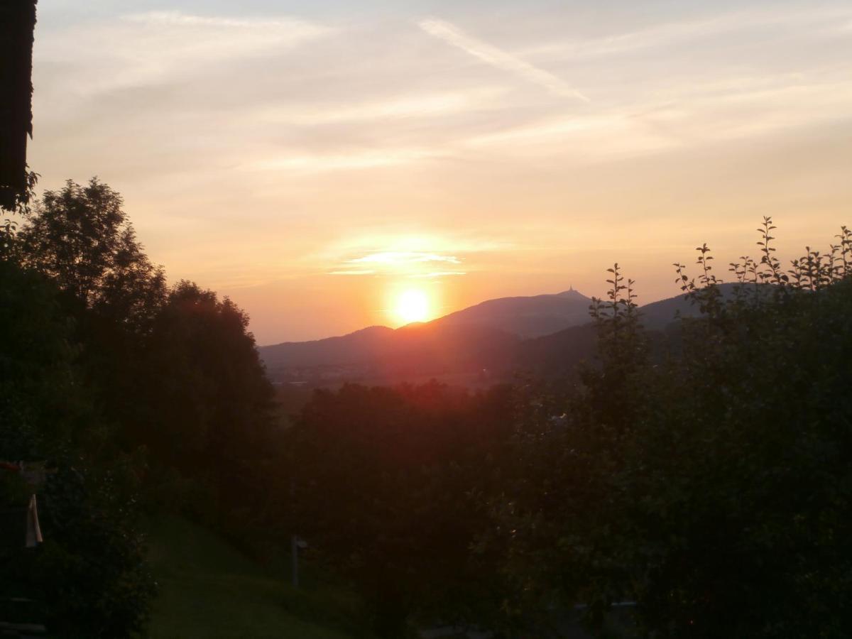Villa Charming House With Beautiful Landscape Frýdštejn Esterno foto